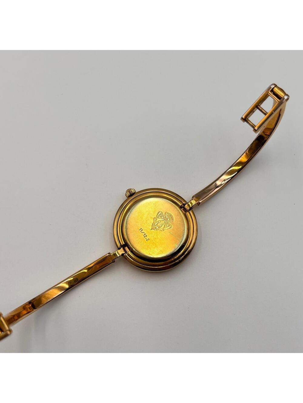 Gucci Gold Tone Interchangeable Bezel Bangle Watch Set - Picture 12 of 13